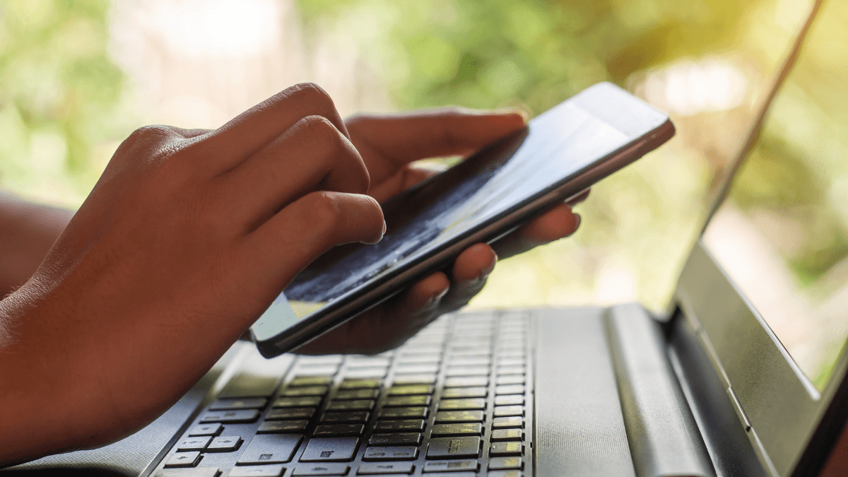 What Makes an Online Checking Account Different From Traditional Banking