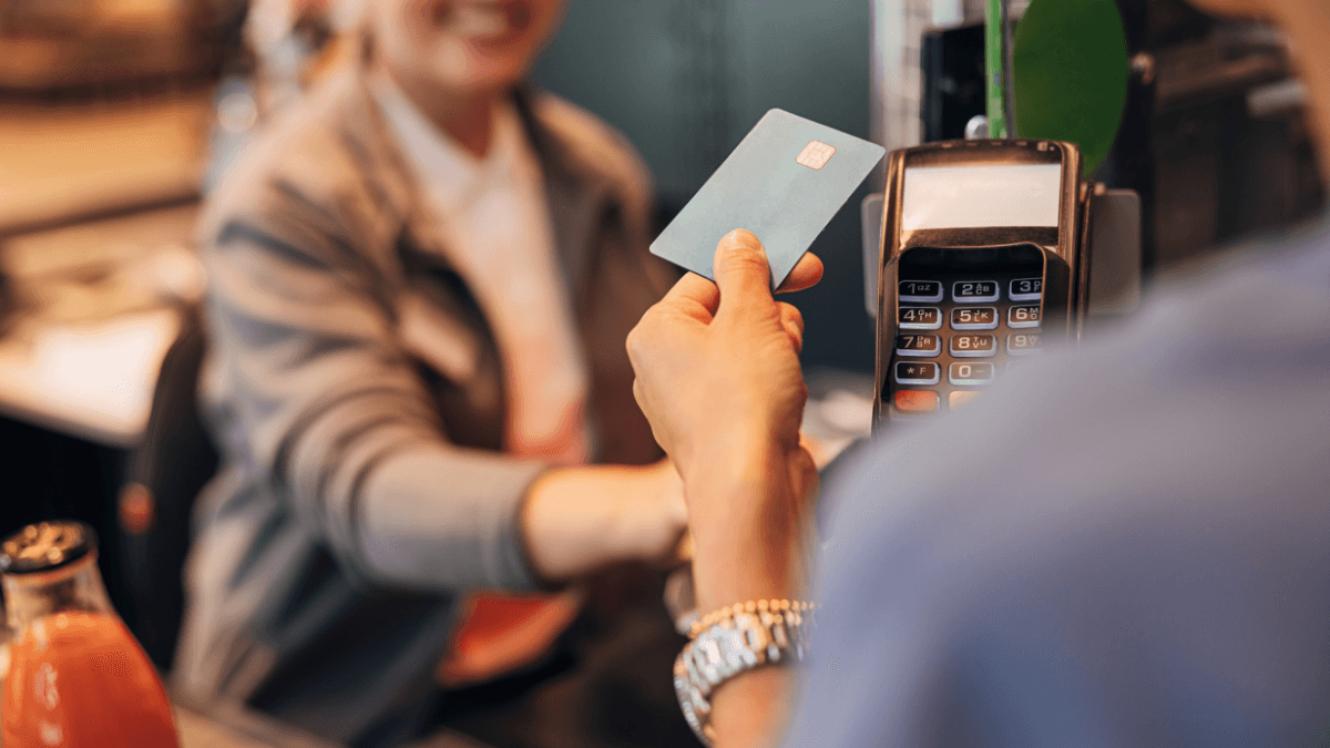 How to Decide Whether a Hotel Rewards Card Fits Your Travel Budget
