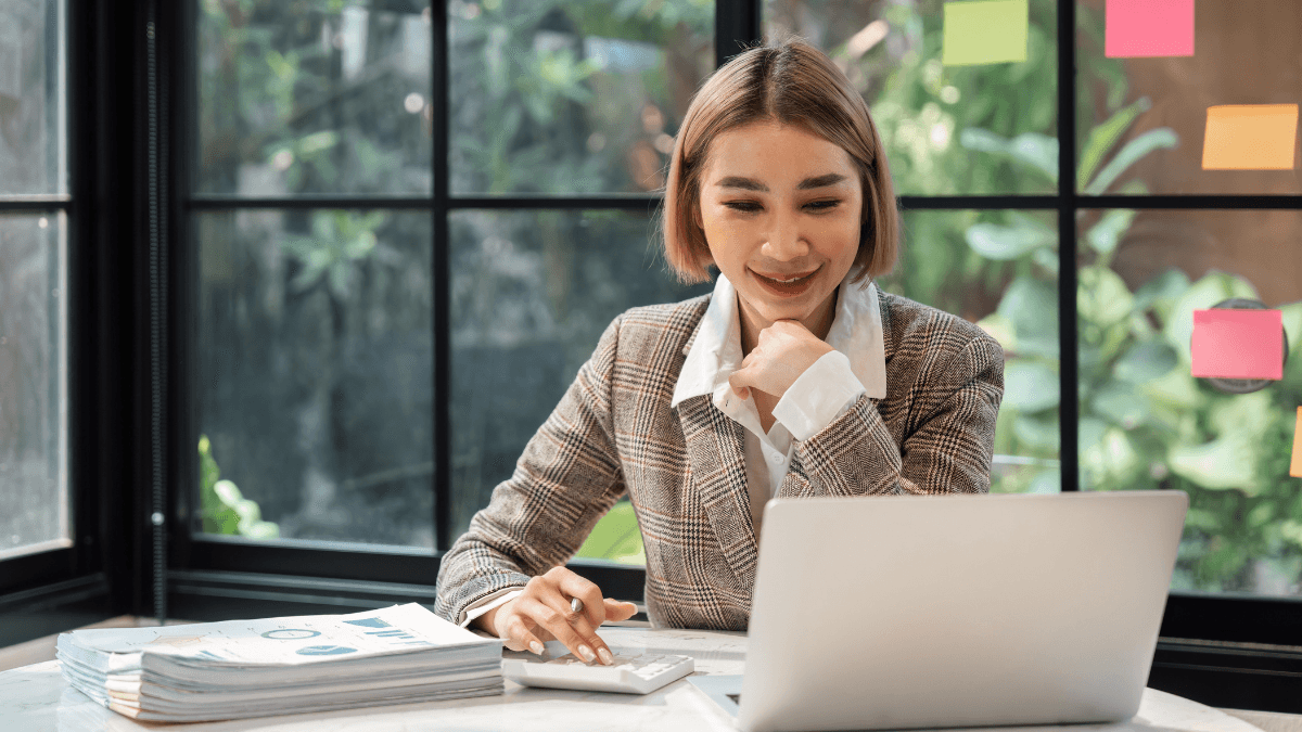 How Online Business Checking Account Features May Help Organize Company Finances